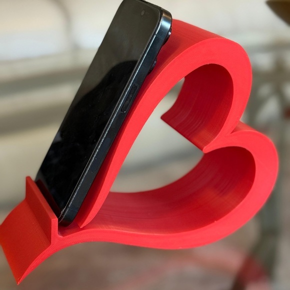 The Unbranded Brand Other - 3D Printed Heart iPhone Stand. .